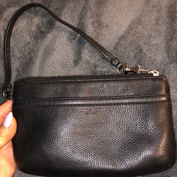 COACH Medium Sized Wristlet - Picture 1 of 2